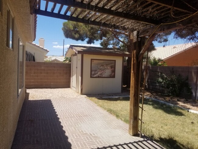 Building Photo - Single Story 3 bedroom located in 89032!