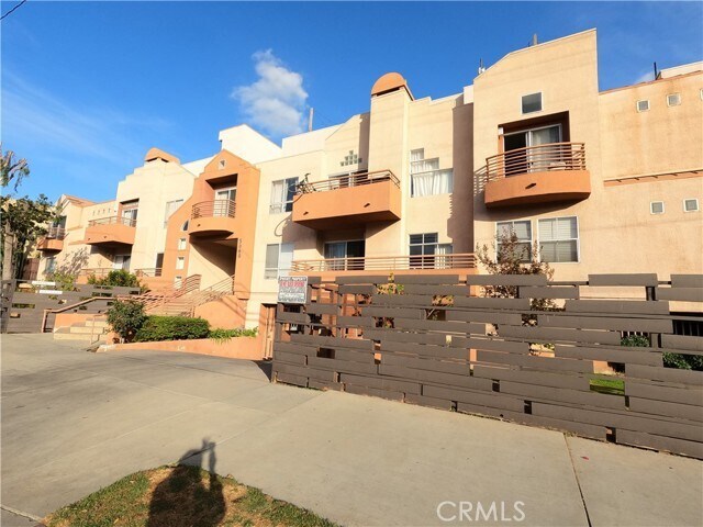 Building Photo - 5060 Kester Ave