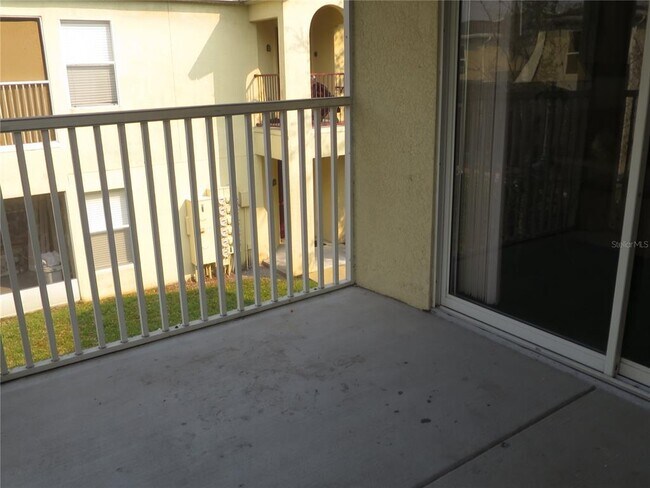 Building Photo - 2806 Club Cortile Cir