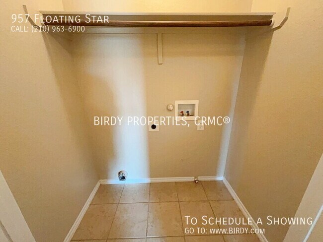 Building Photo - 957 Floating Star