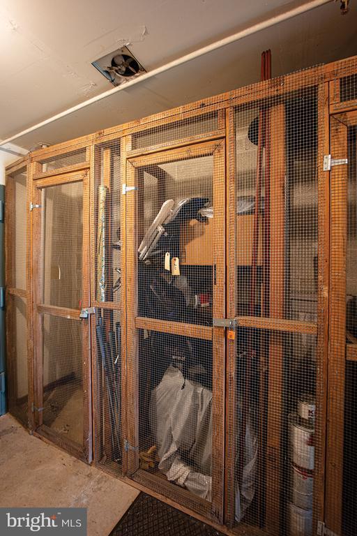 Building Photo - 2037 Royal Fern Ct