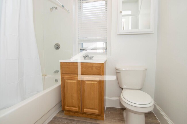 Building Photo - 3BR or 4BR near B/C trains, Wash Sq, heat included, No Fee!