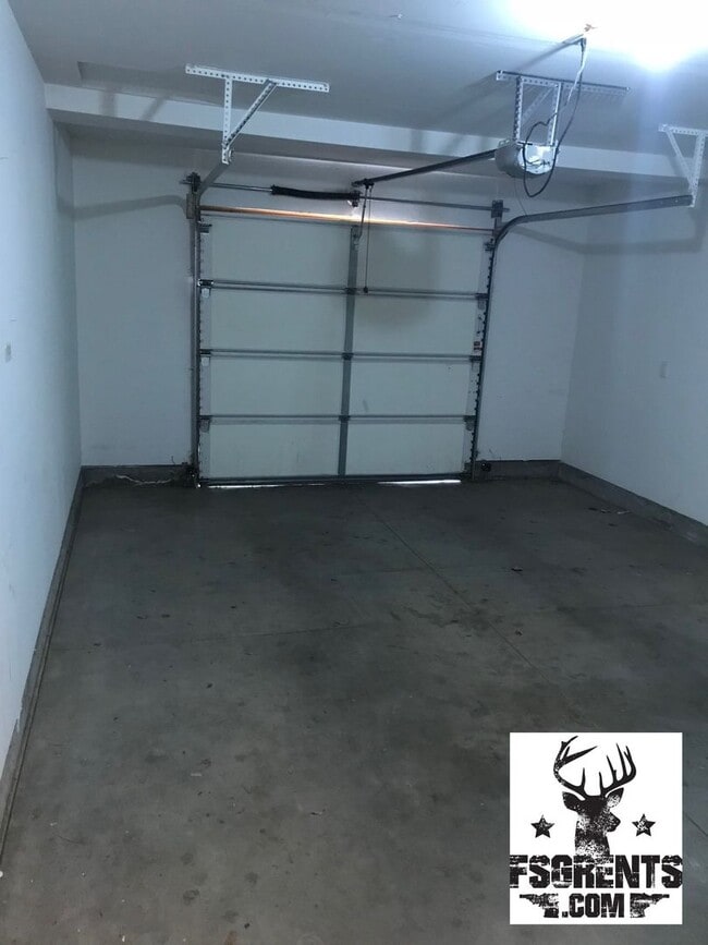 Building Photo - 9938 W Rosecroft Ct