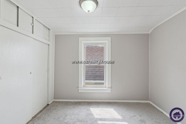 Building Photo - 223 E Weber St