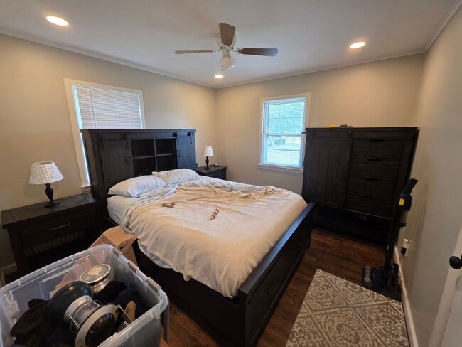 Building Photo - Take a look on this beautiful corner property