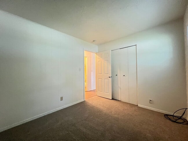 Building Photo - 1206 Mt Vernon Dr