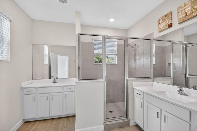 Building Photo - 4839 Navali Dr