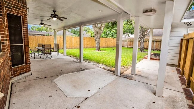 Building Photo - 2808 White Oak Ln