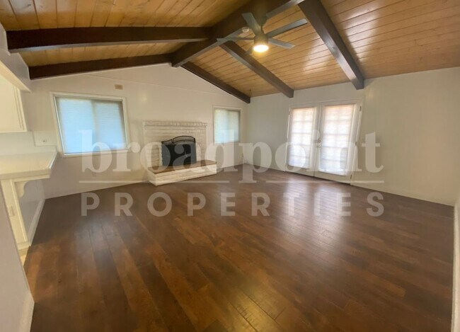 Building Photo - 30459 Rolling Hills Dr