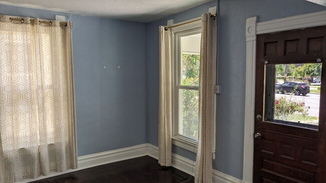 Building Photo - Modern Charm in the Heart of Salt Lake Cit...
