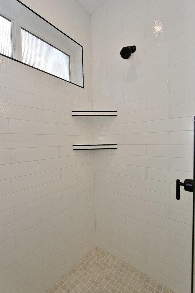 Building Photo - Immaculate Single-Level Patio Home