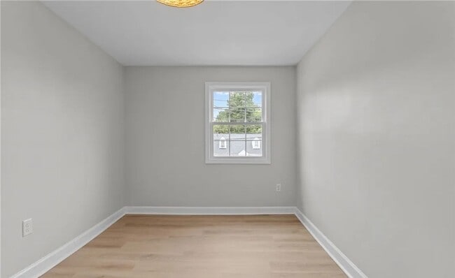 Building Photo - Newly Renovated 4 Bedroom, 2 Full Bath Home, Available Immediately!