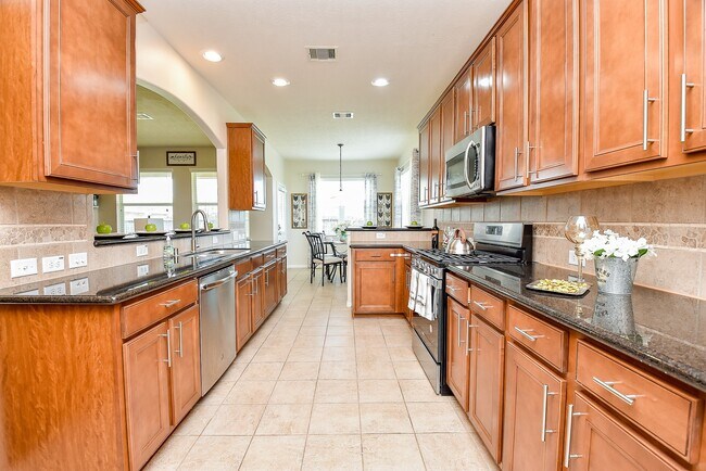 Building Photo - 26302 Sandahl Ct