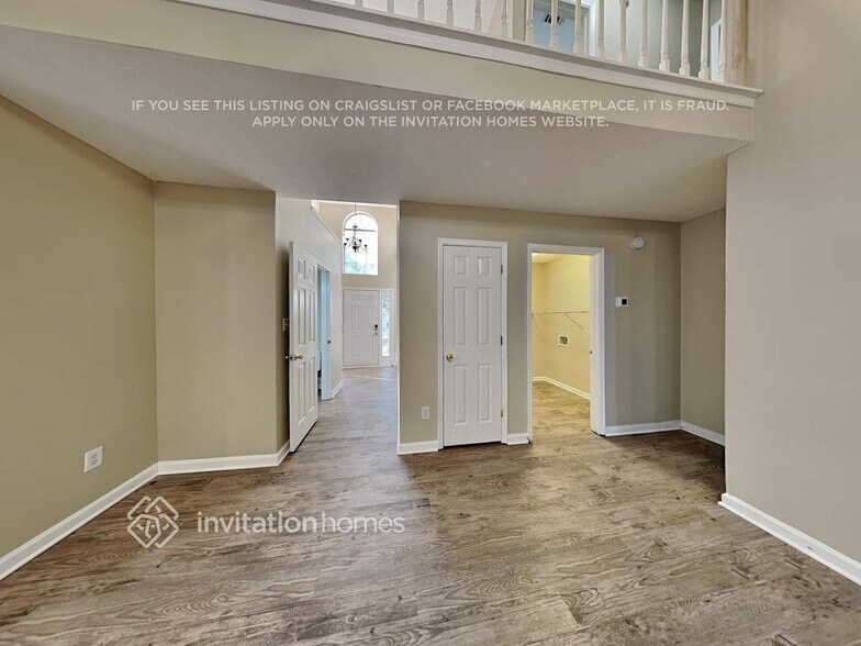 Building Photo - 552 Horseshoe Cir