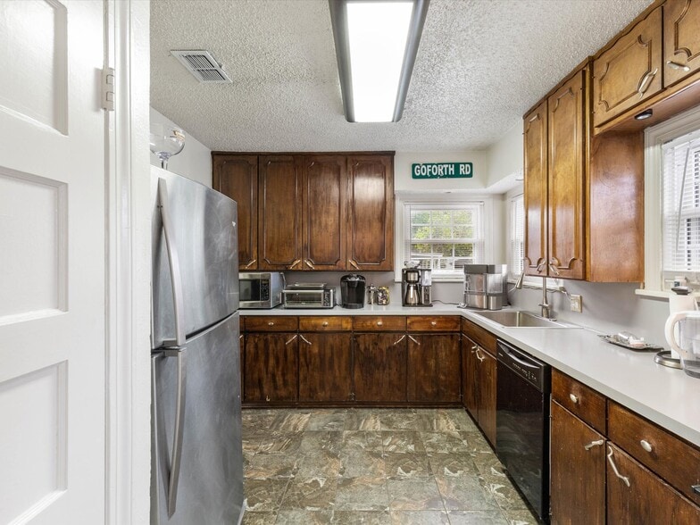 Building Photo - 3508 W Biddison St