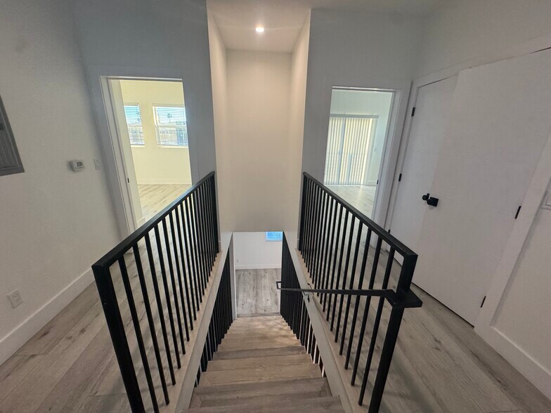 Building Photo - 5919 Dauphin Ave