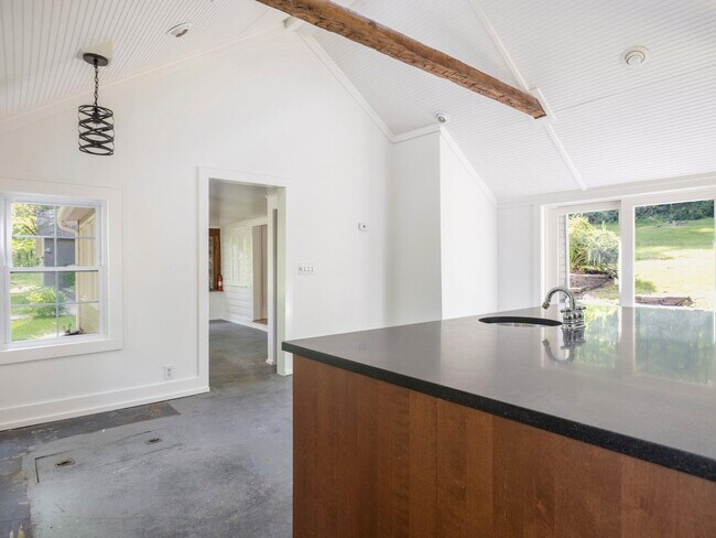 Building Photo - 50 Rose Hill Rd
