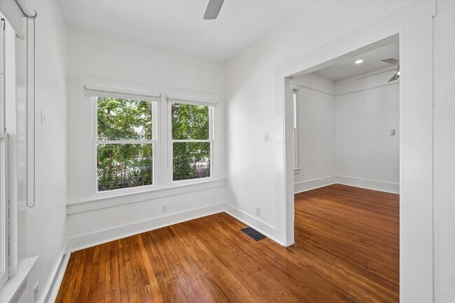Building Photo - 1229 Heights Blvd