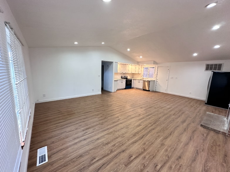 Building Photo - 13179 SW 64th Ave