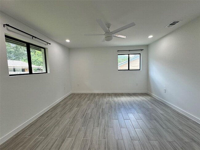 Building Photo - 2500 Harrowden Dr