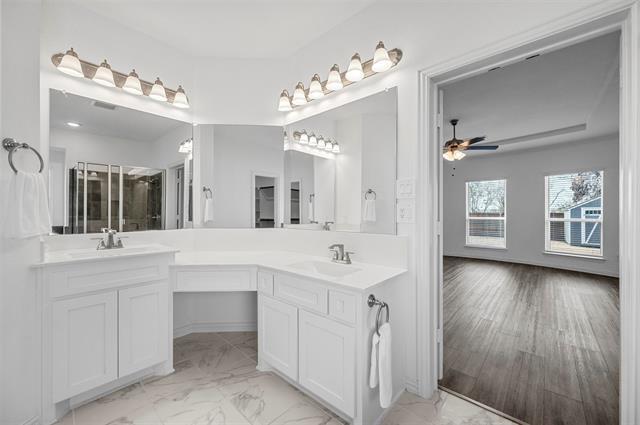 Building Photo - 809 Blue Heron Dr
