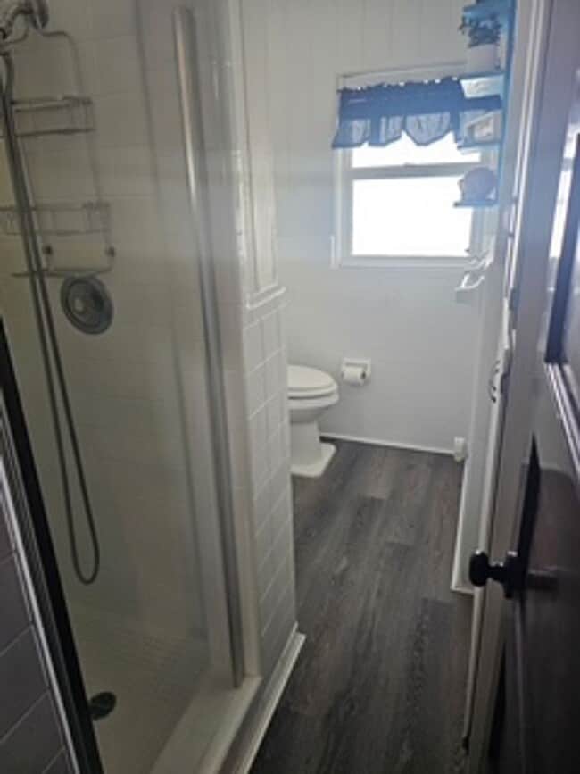 Building Photo - Two bedroom / Two Bath lake view home on L...