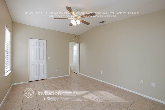 Building Photo - 8012 Cypress Dr N