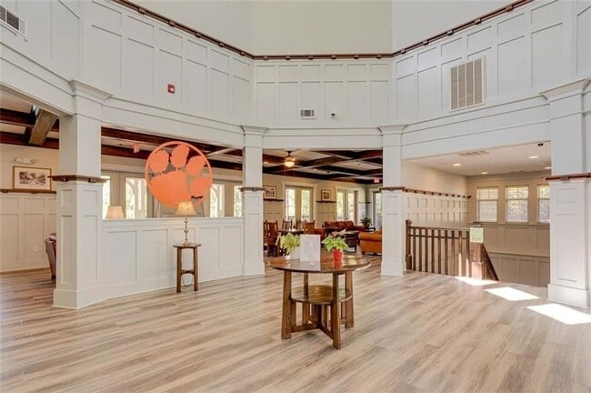 Building Photo - 2 Bedroom Townhome - Woodlands of Clemson