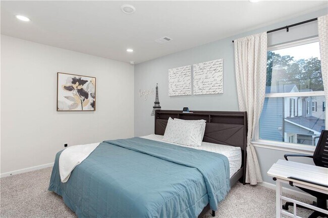 Building Photo - 607 Runnel Dr