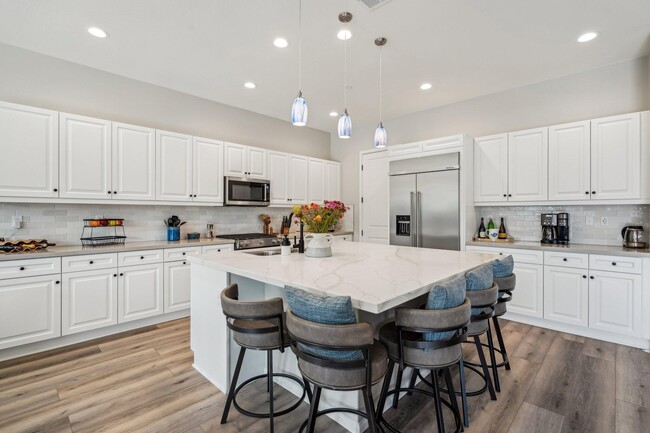 Building Photo - 51725 Pinnacle Vis Dr