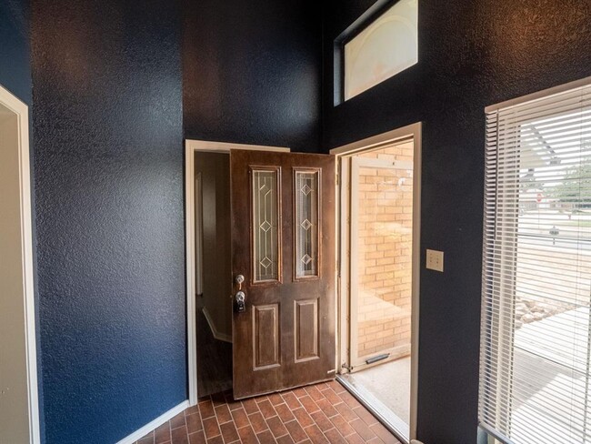 Building Photo - 3201 Creekwood Ct