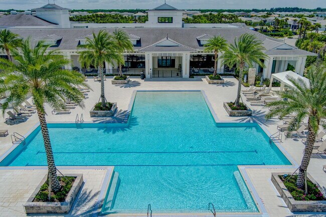 Building Photo - 9901 Regency Wy