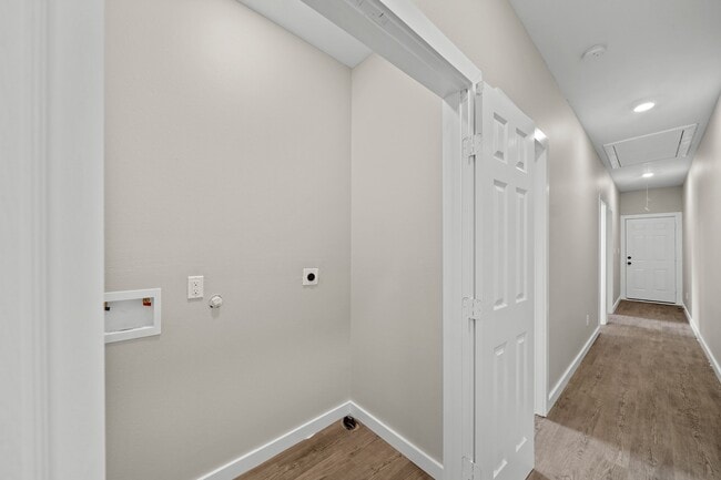 Building Photo - 1644 County Rd 180