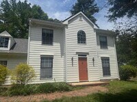 Building Photo - Experience a comfortable 3-bedroom, 3-bathroom single-family house.