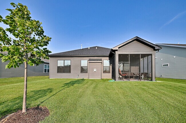 Building Photo - 311 Dennis Ln