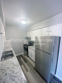 Building Photo - 219 Charleston Blvd