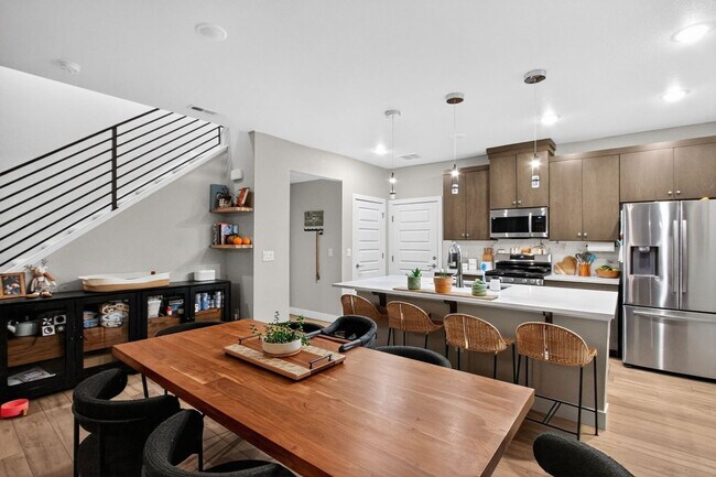 Building Photo - 16370 Alzere Pl