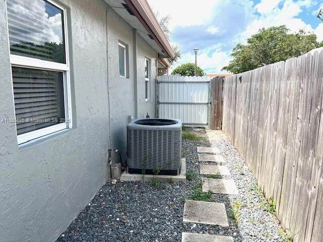 Building Photo - 4150 SW 56th Terrace
