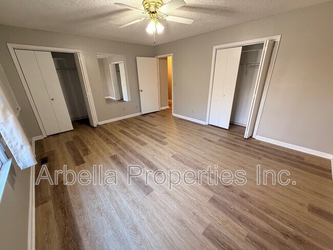 Building Photo - 1711 Herrin Dr