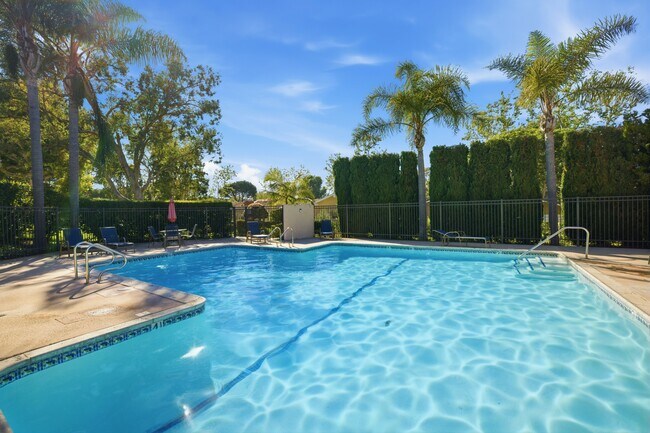 Building Photo - 508 Ventaja