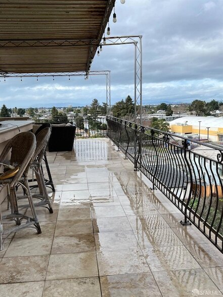 Building Photo - 8739 Thermal St