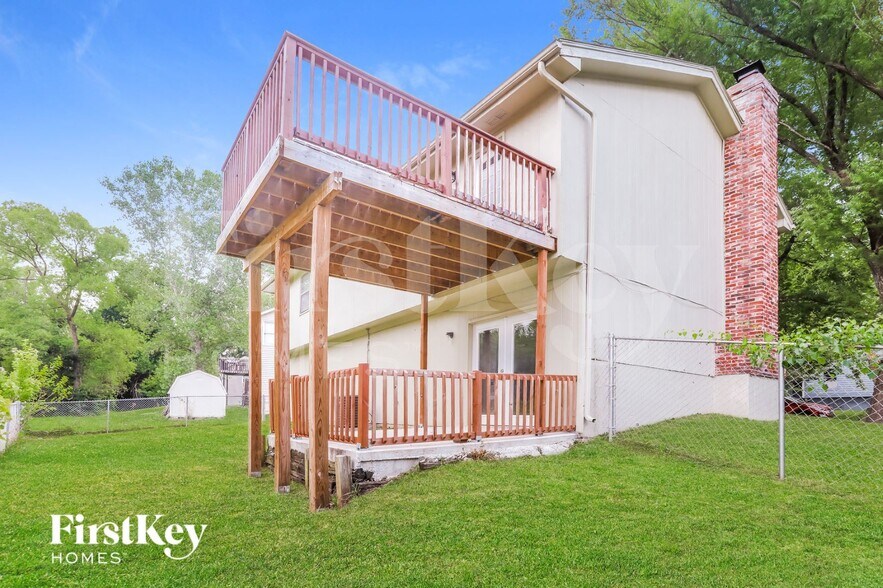 Building Photo - 704 Autumn Dr