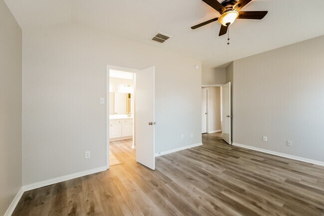 Building Photo - 20827 Oak Rain Ct