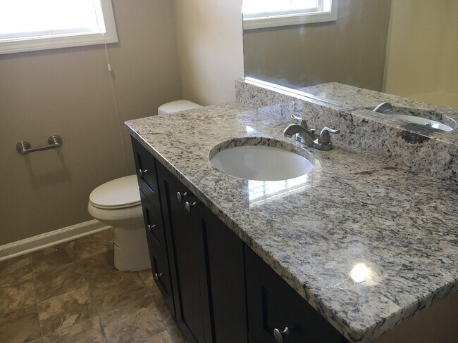 Building Photo - Perfect 3 Bedroom, 2 Bath Home For Rent accepting vouchers