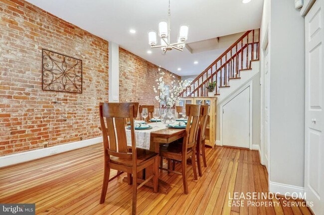 Building Photo - 766 Harvard St NW