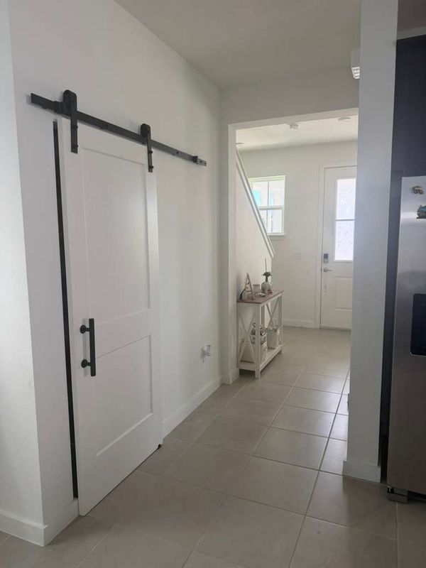 Building Photo - 2006 Education St