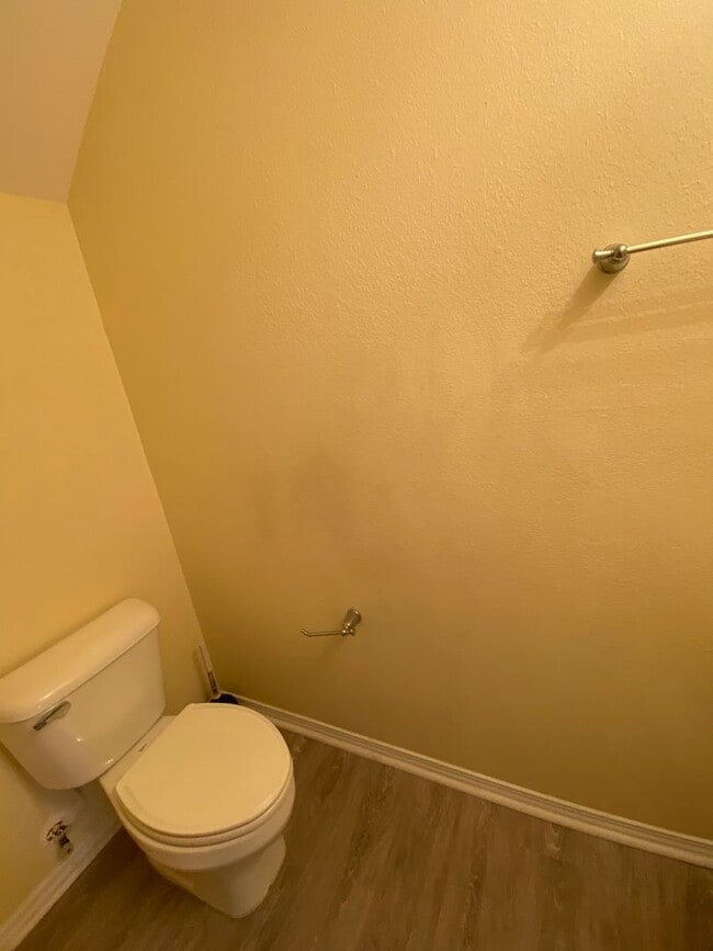 Building Photo - 2 bedroom 2.5 bath in Godley Park