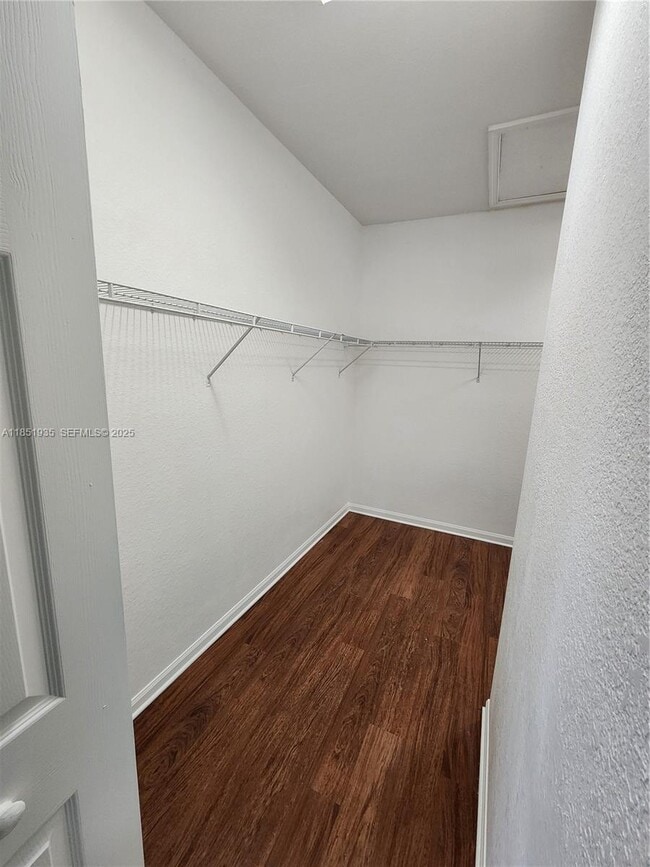 Building Photo - 2762 SW 85th Ave