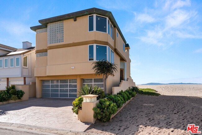 Building Photo - 3461 Ocean Dr