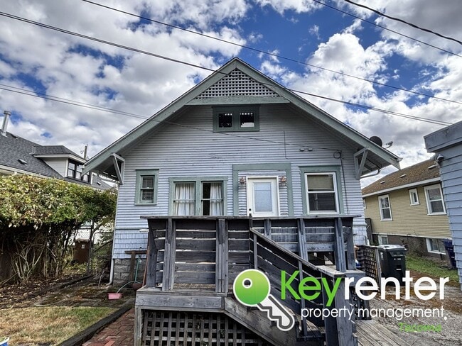 Building Photo - Charming 3-Bedroom Rental Home in Central ...